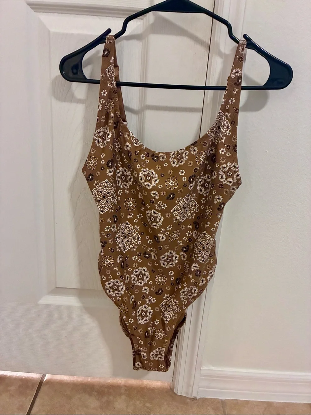 SKIMS Scoop Neck One Piece, Almond Bandana NWT Never Worn